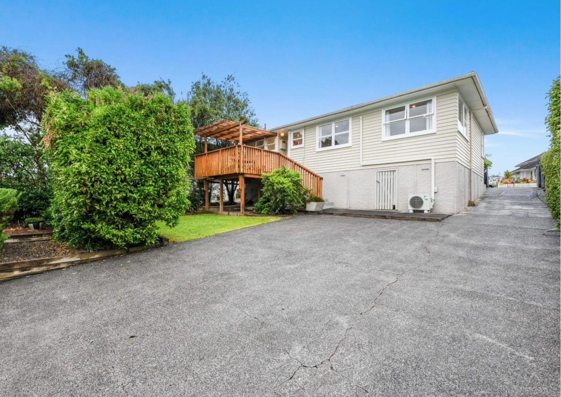 20 McLean Avenue, Papatoetoe, Auckland - Carousel 1