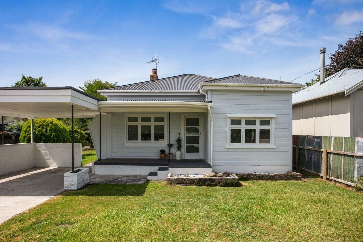 104 Iranui Road, Inner Kaiti, Gisborne - Carousel 1