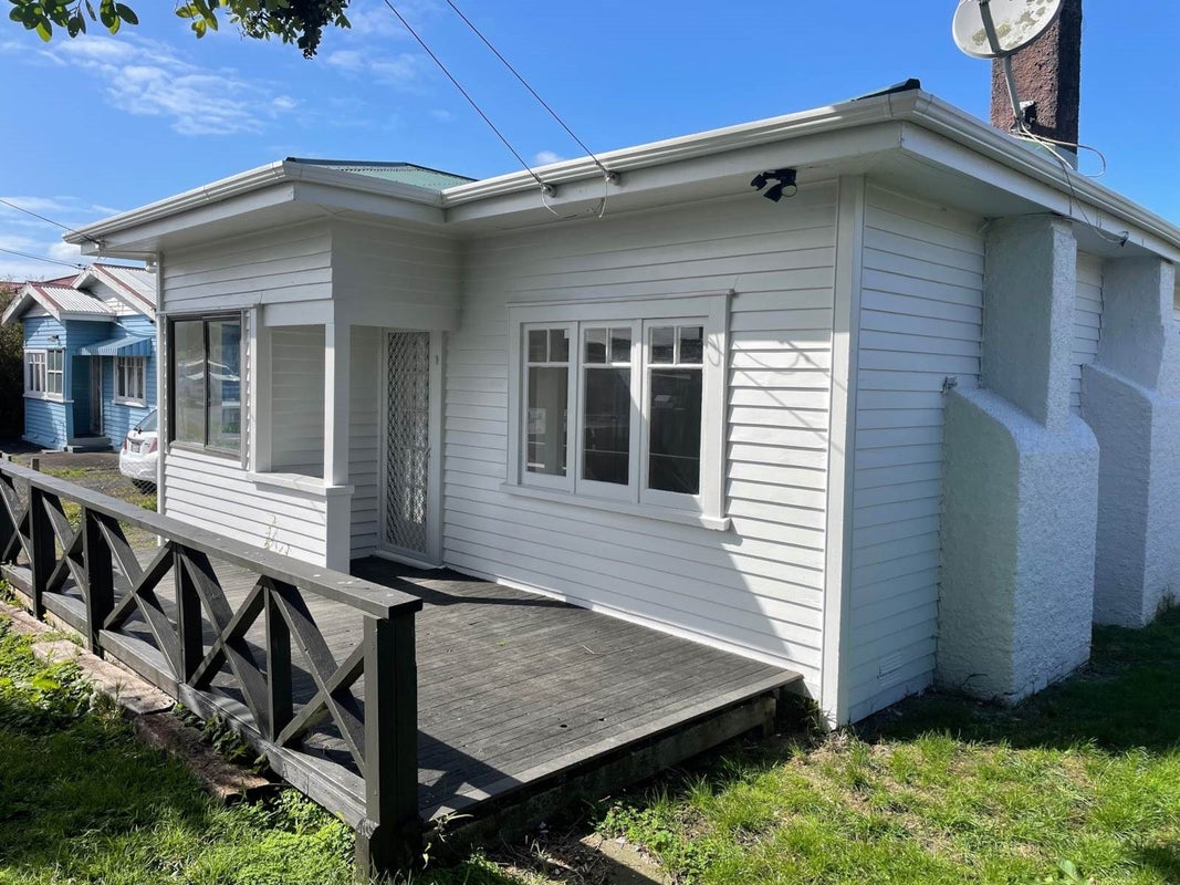 39 Princes Street, Otahuhu, Auckland - Carousel 1