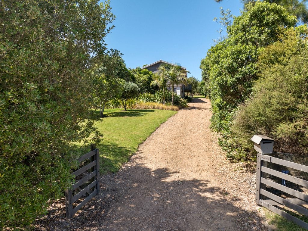 428 Sea View Road, Onetangi, Waiheke Island - Carousel 24
