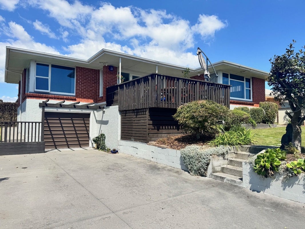 40 Pemberton Crescent, Greerton, Tauranga - Carousel 1