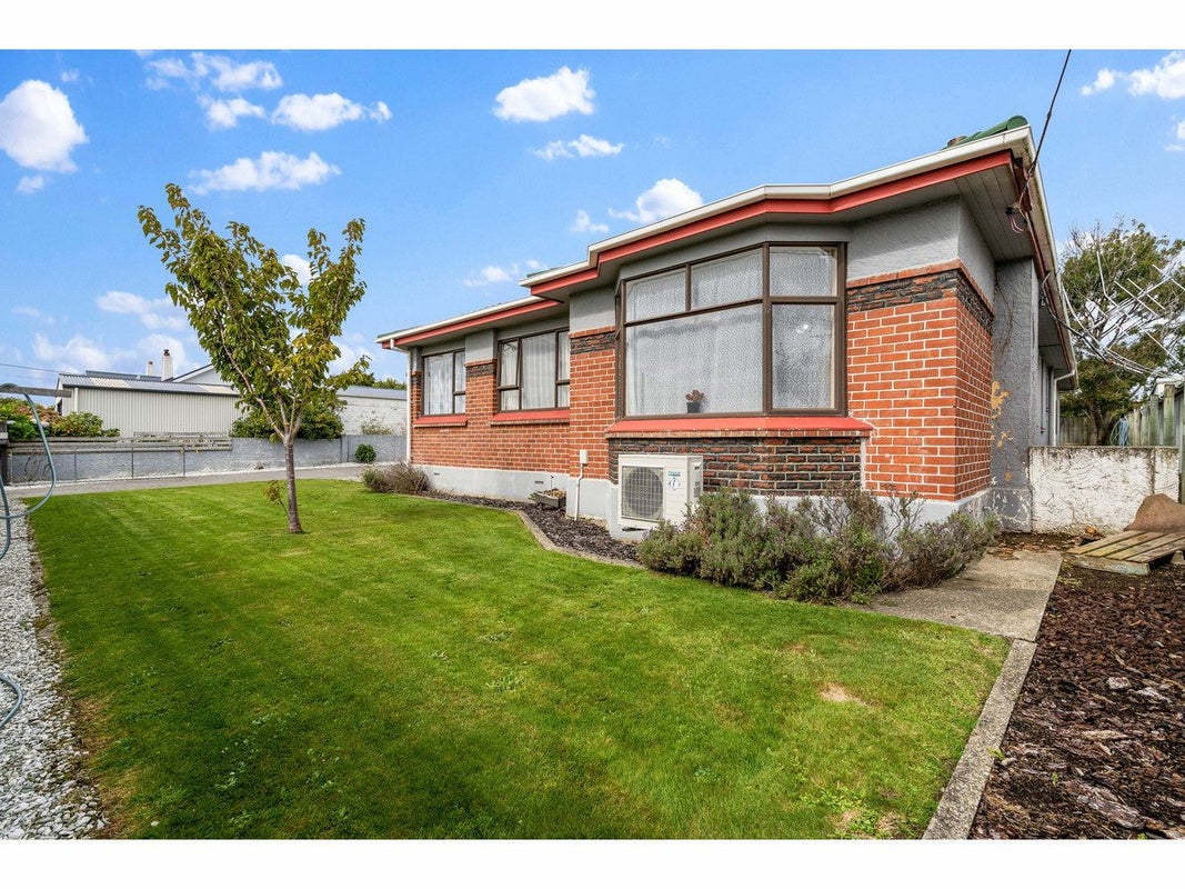 11 Wallace Street, Grasmere, Invercargill - Carousel 1