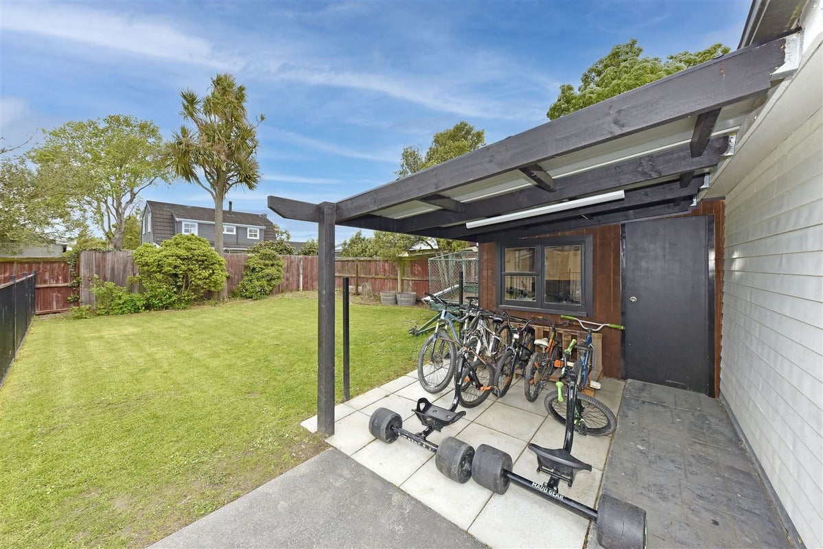 21 Barnes Road, Redwood, Christchurch - Carousel 20