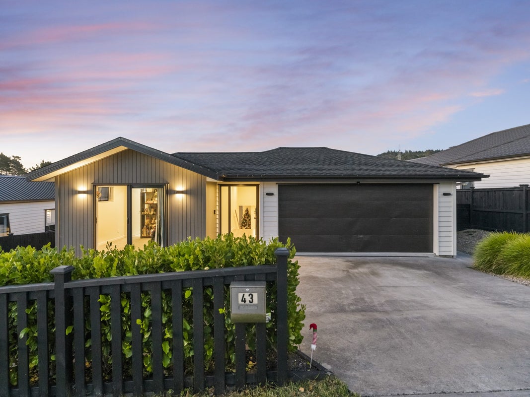 43 Jeroboam Loop, Kumeu - Carousel 1