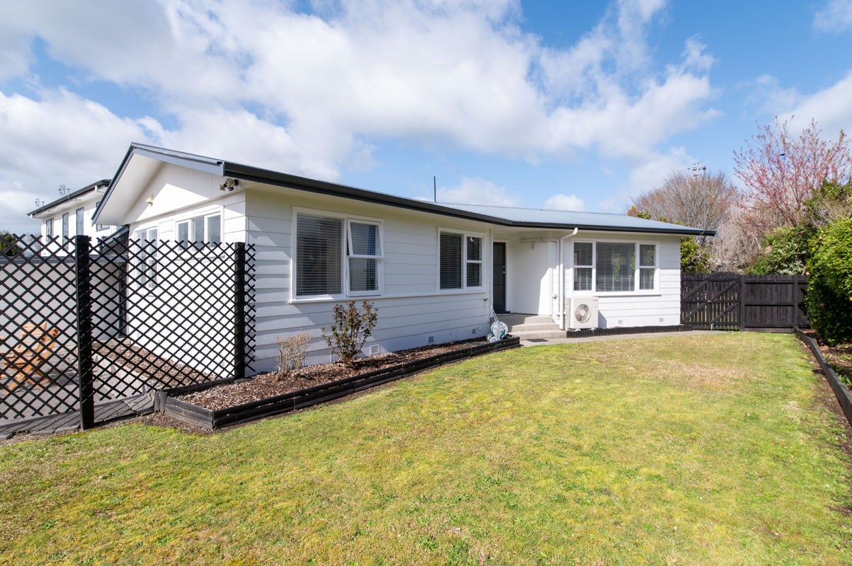 10 Turquoise Place, Pukehangi, Rotorua - Carousel 1