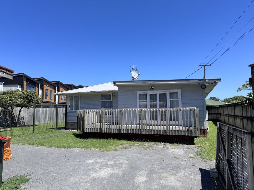 52A Swanson Road, Henderson, Auckland - Carousel 2