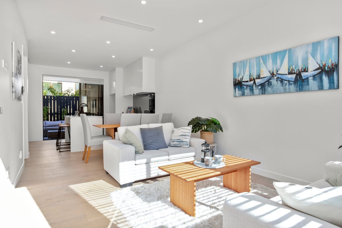 28B Fernleigh Avenue, Royal Oak, Auckland - Carousel 2