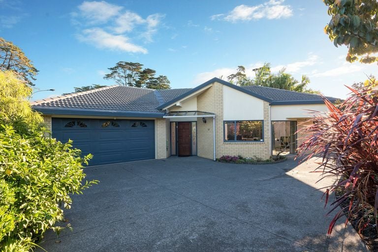 17 Glencullen Place, Dannemora, Auckland - Carousel 1