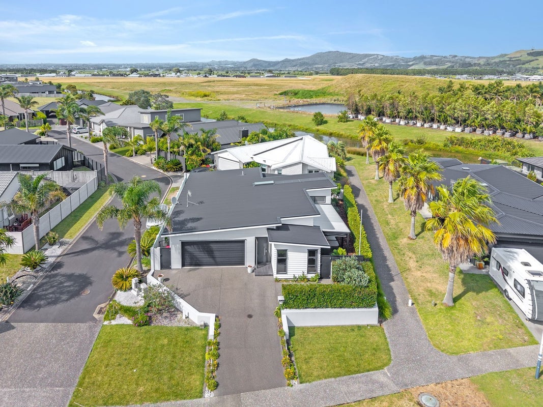 2 Celmisia Retreat, Papamoa Beach, Papamoa - Carousel 1