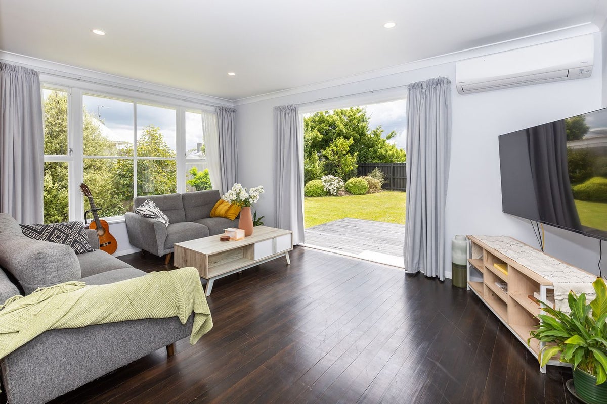 31 Halberg Crescent, Chartwell, Hamilton - Carousel 2