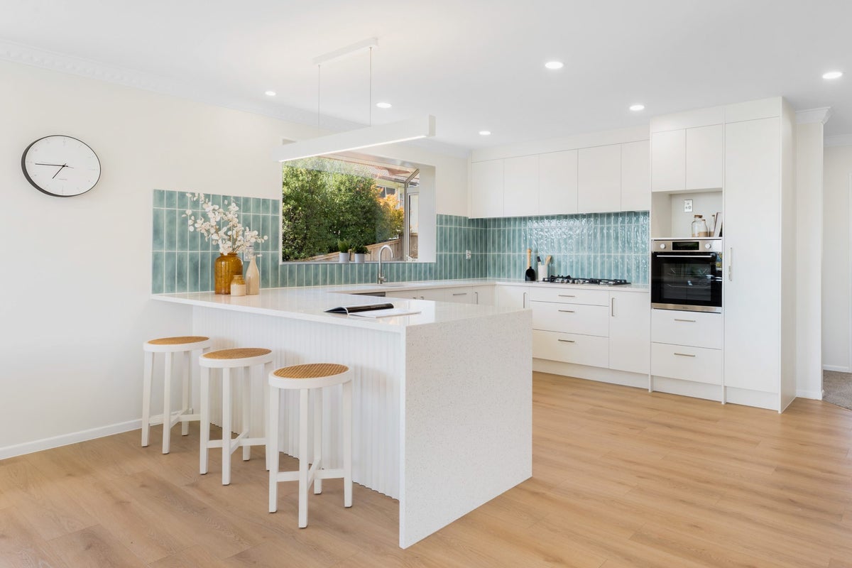 29 Leafield Crescent, Henderson, Auckland - Carousel 2