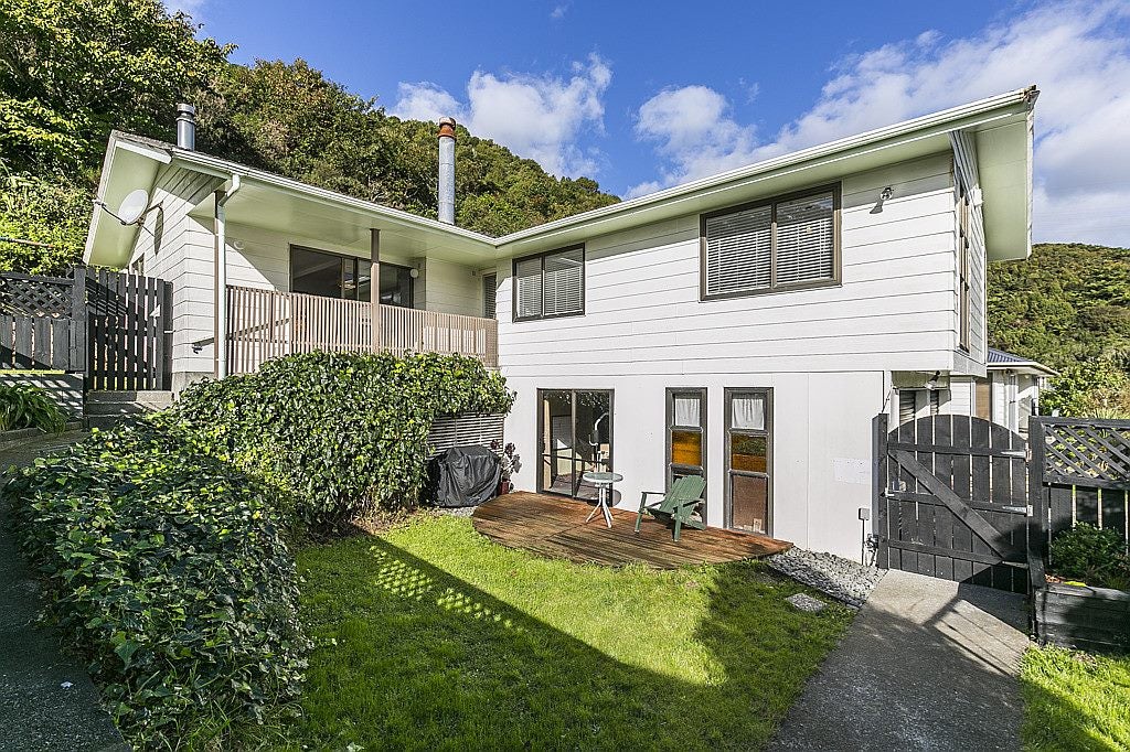 59 Hazlewood Avenue, Karori, Wellington - Carousel 1