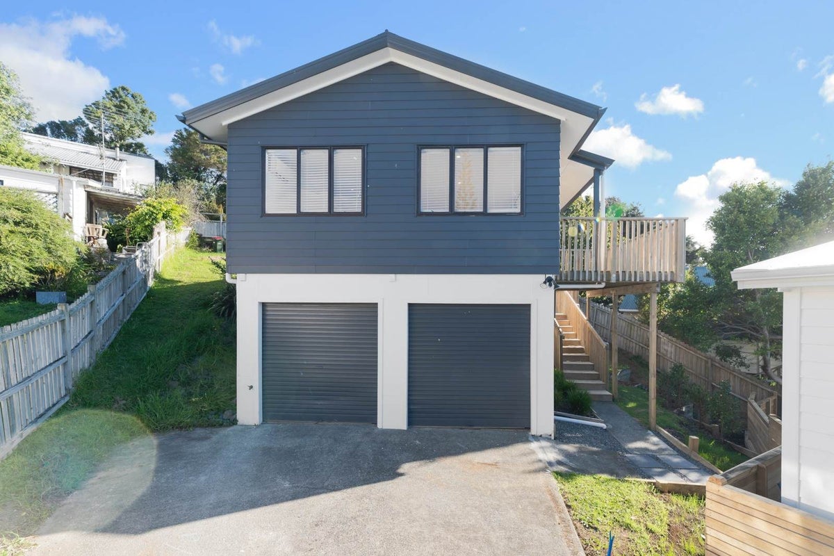 11 Randal Place, Bayview, Auckland - Carousel 1