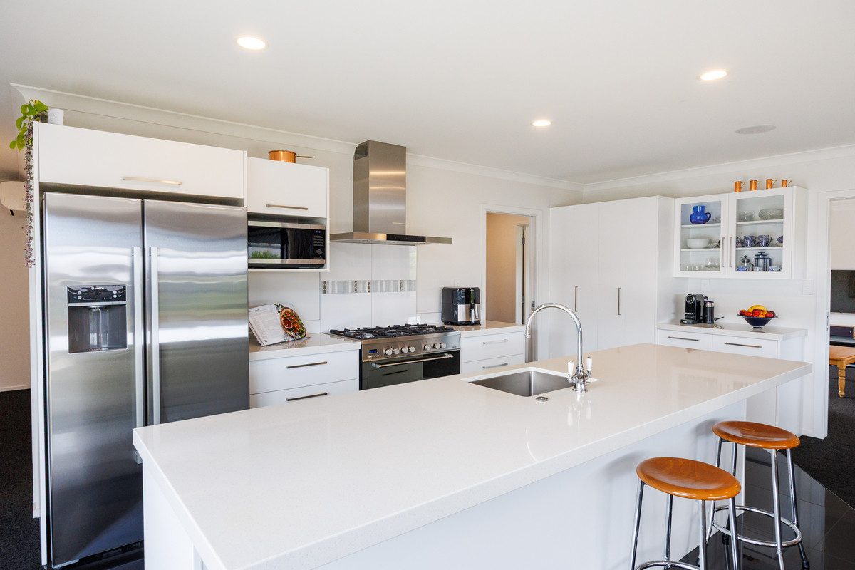 55 Rodeo Drive, Kelvin Grove, Palmerston North - Carousel 2