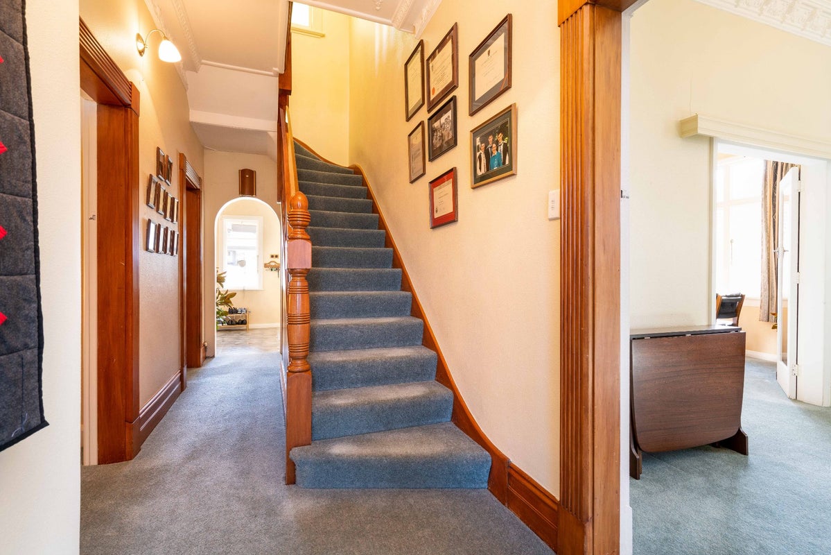 18 Hobson Street, Saint Clair, Dunedin - Carousel 12