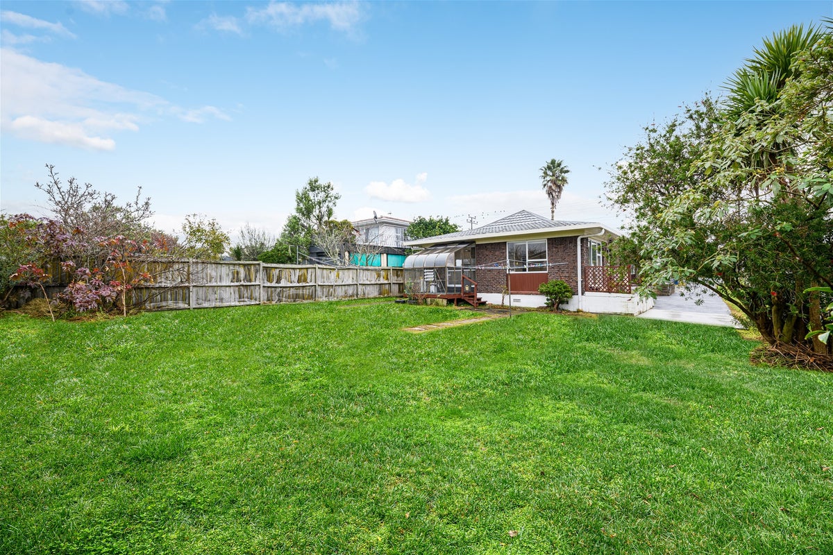 2/69 Hepburn Road, Glendene, Auckland - Carousel 2