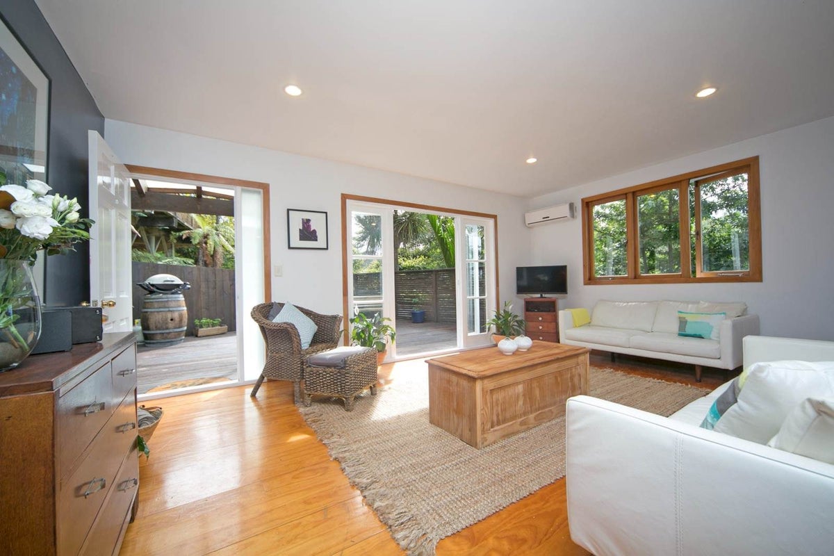 183 Woodlands Park Road, Titirangi, Auckland - Carousel 2