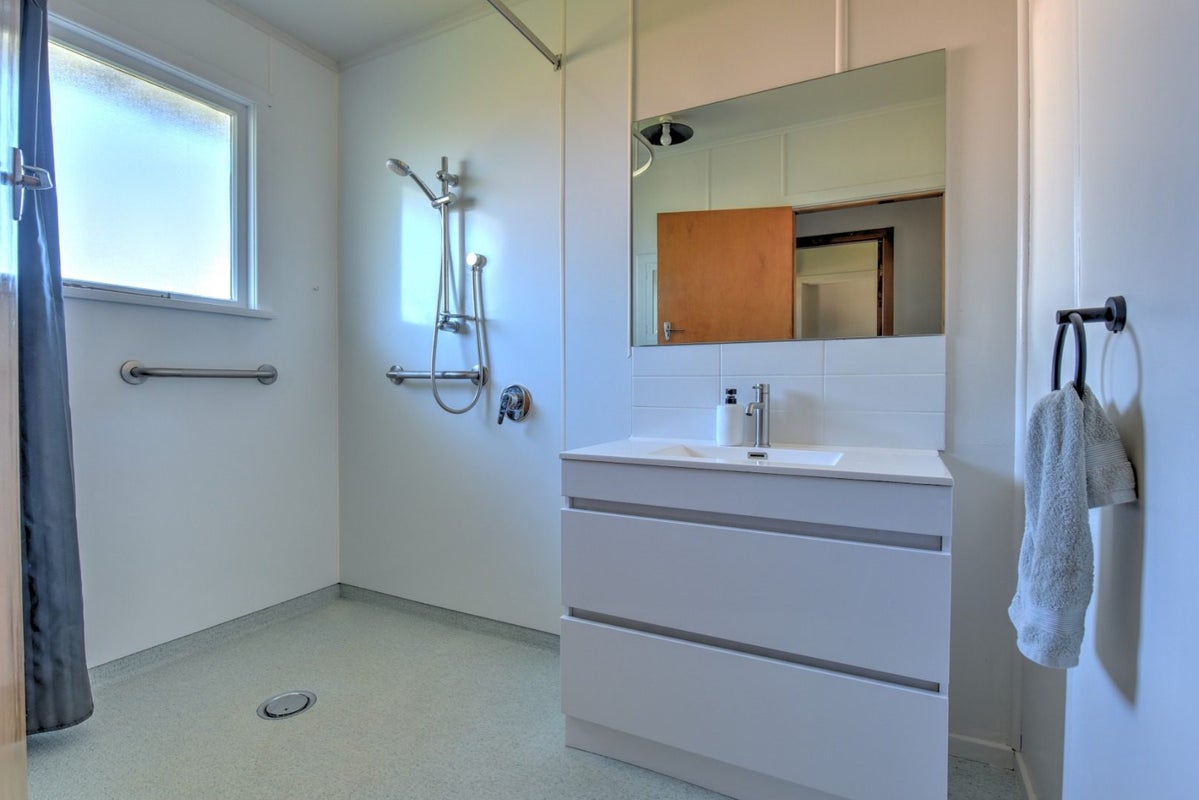 20 Huron Street, East Gore, Gore - Carousel 12
