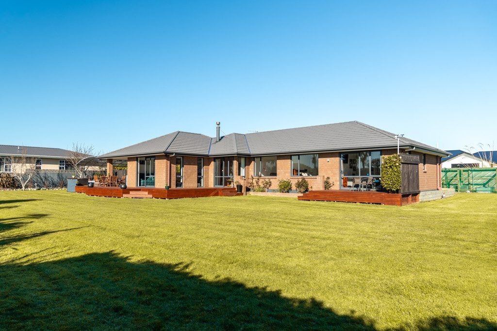 18 Majestic Chance, Seaward Bush, Invercargill, Southland - Carousel 1
