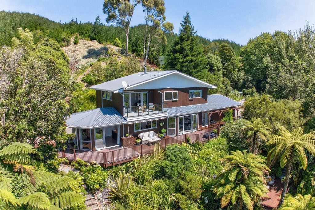 32 Maui Pomare Road, Nikau Valley, Paraparaumu - Carousel 1