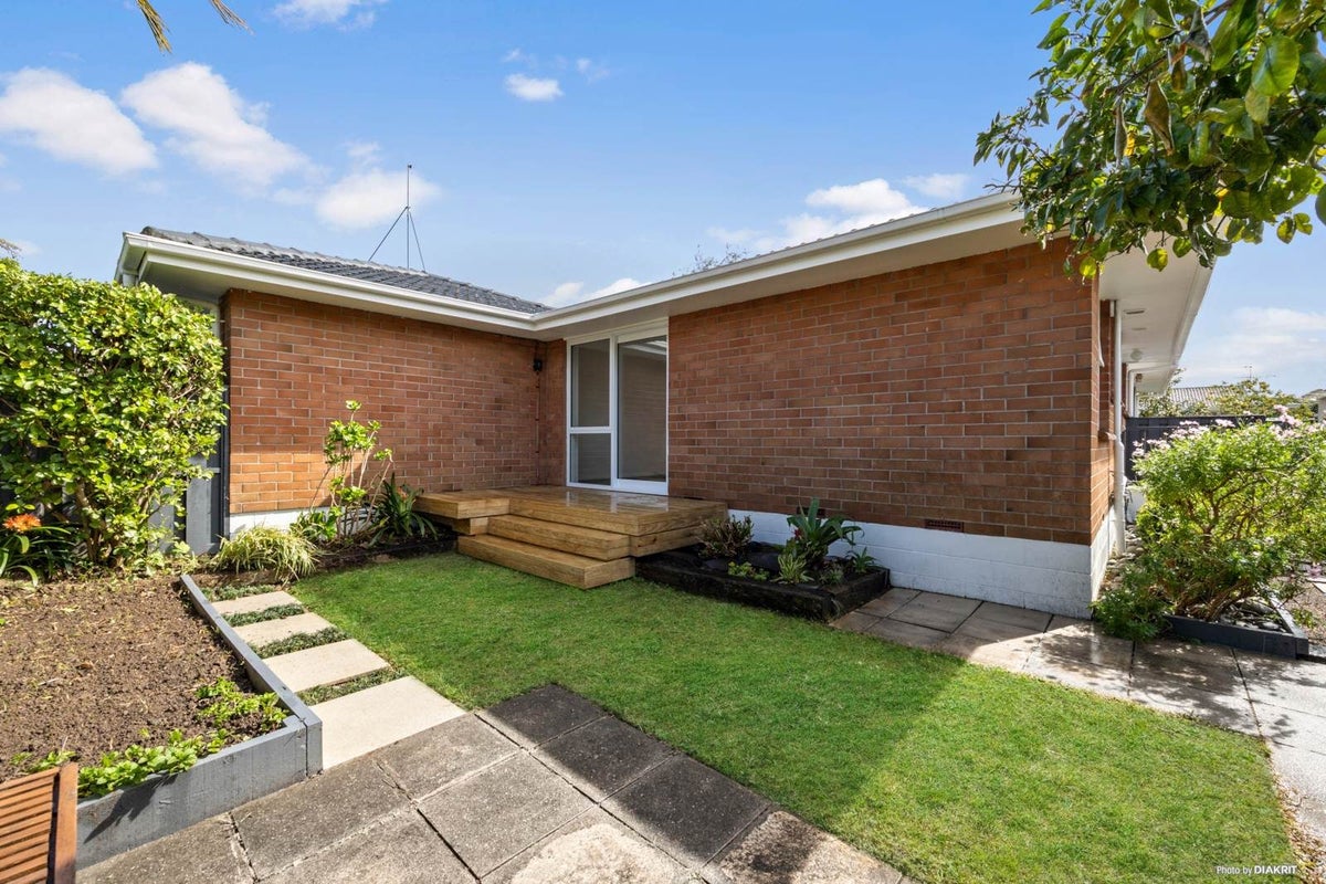 2/7 Celtic Crescent, Ellerslie, Auckland City, Auckland - Carousel 1