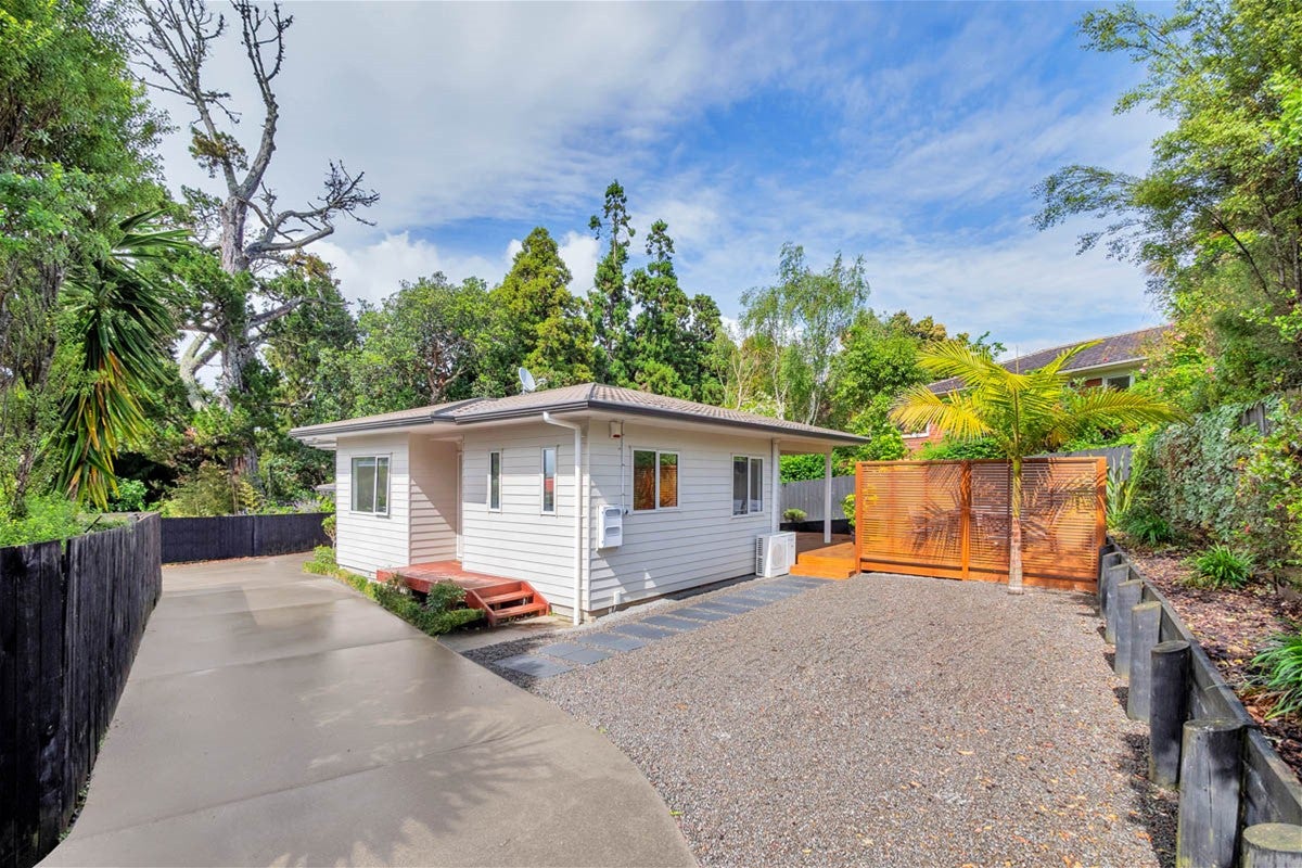 92 Glendene Avenue, Glendene, Auckland - Carousel 22