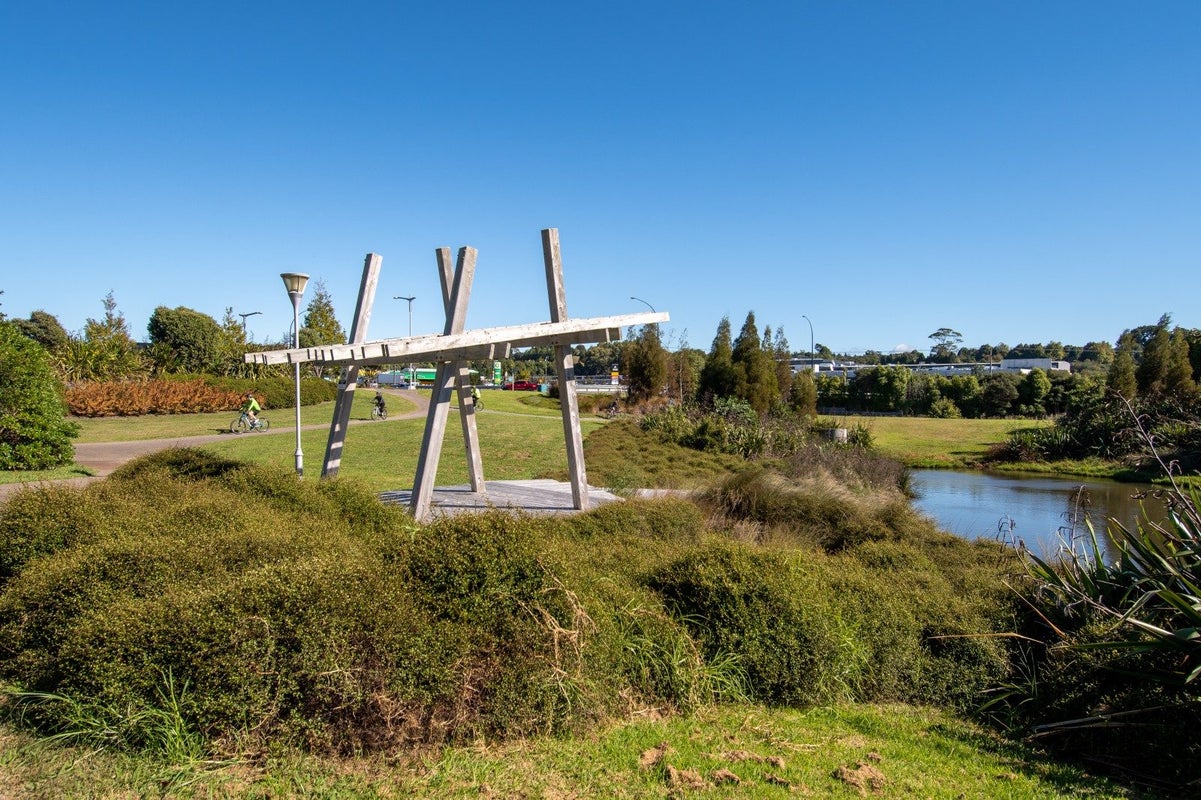 1 Tarn Close, Pyes Pa, Tauranga - Carousel 1