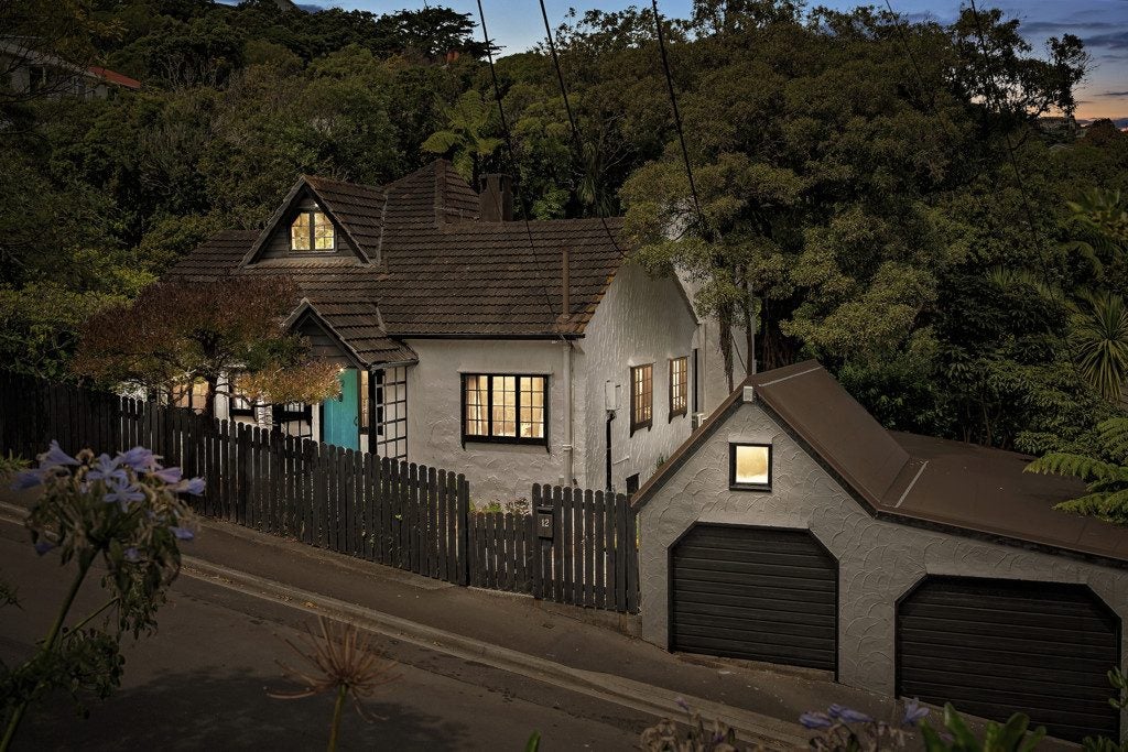 12 Abbott Street, Ngaio, Wellington - Carousel 1