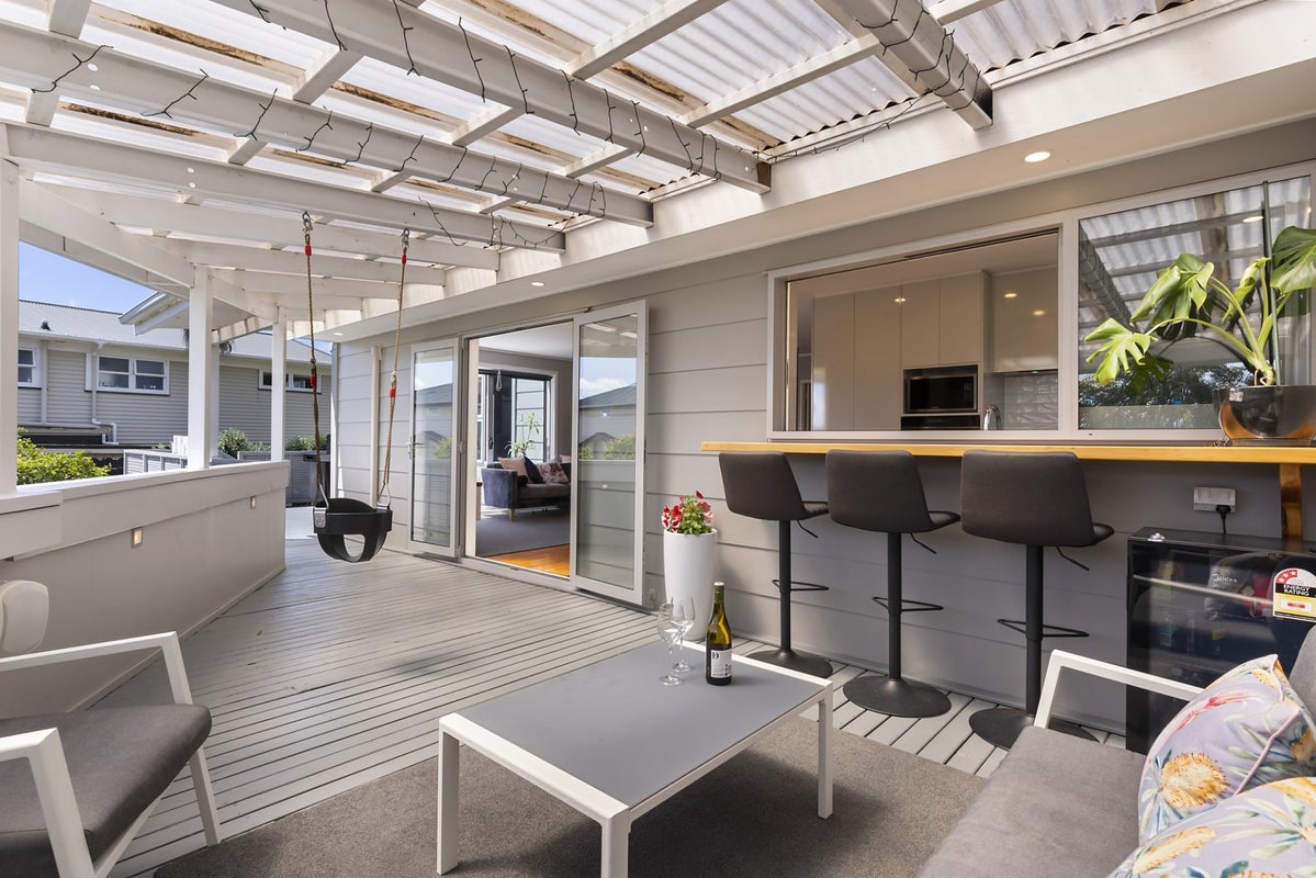 14 Coates Road, Cockle Bay, Auckland - Carousel 2