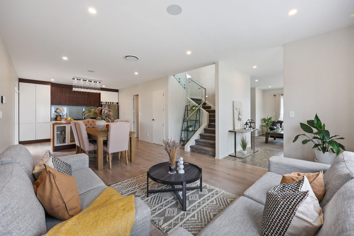 19 Horsefields Drive, Flat Bush, Auckland - Carousel 2