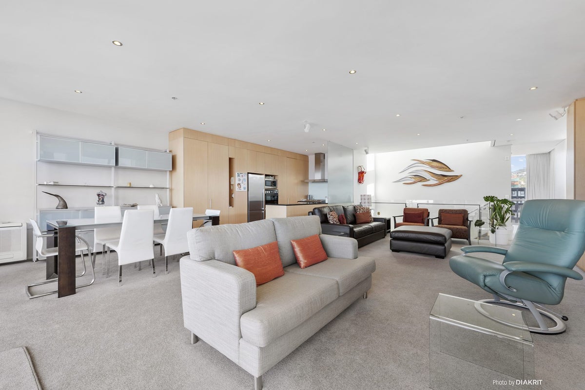 B81/10 Ebor Street, Te Aro, Wellington - Carousel 2