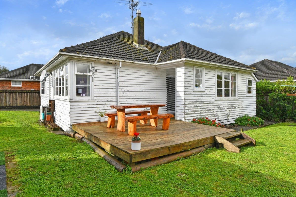 1/84 Pine Avenue, Ebdentown, Upper Hutt - Carousel 2