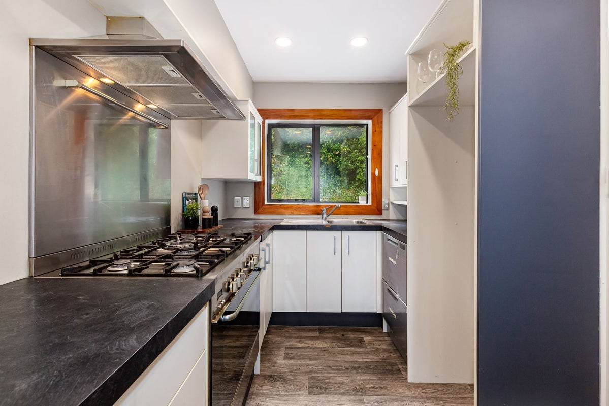 159 Grant Road, Thorndon, Wellington - Carousel 2