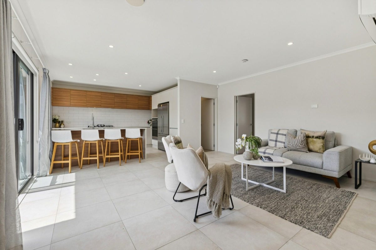 32 Te Napi Drive, Takanini, Auckland - Carousel 2