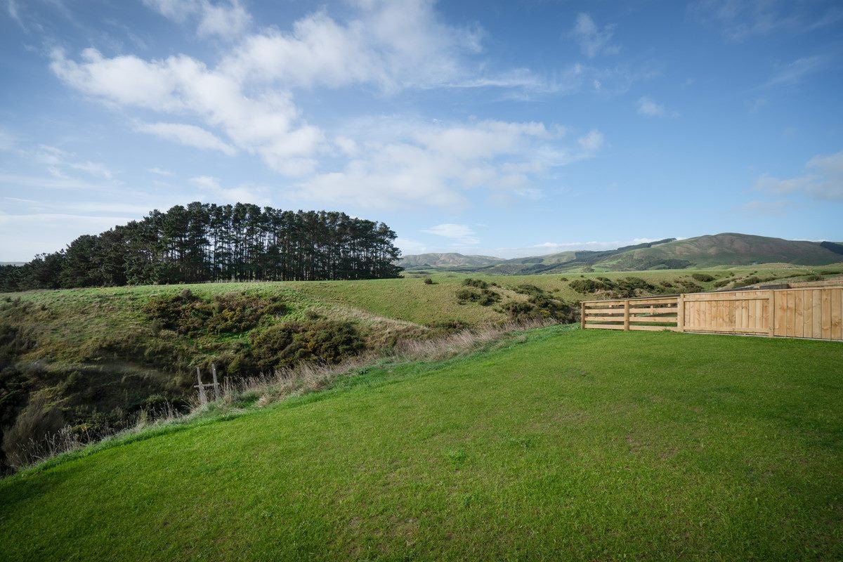 44 Atlantic Drive, Fitzherbert, Palmerston North - Carousel 35