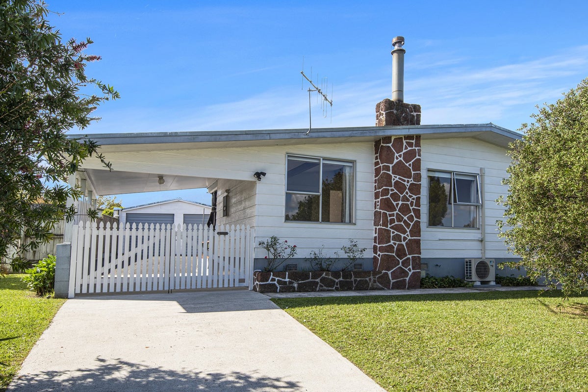 53 West View Crescent, Onerahi, Whangarei - Carousel 1