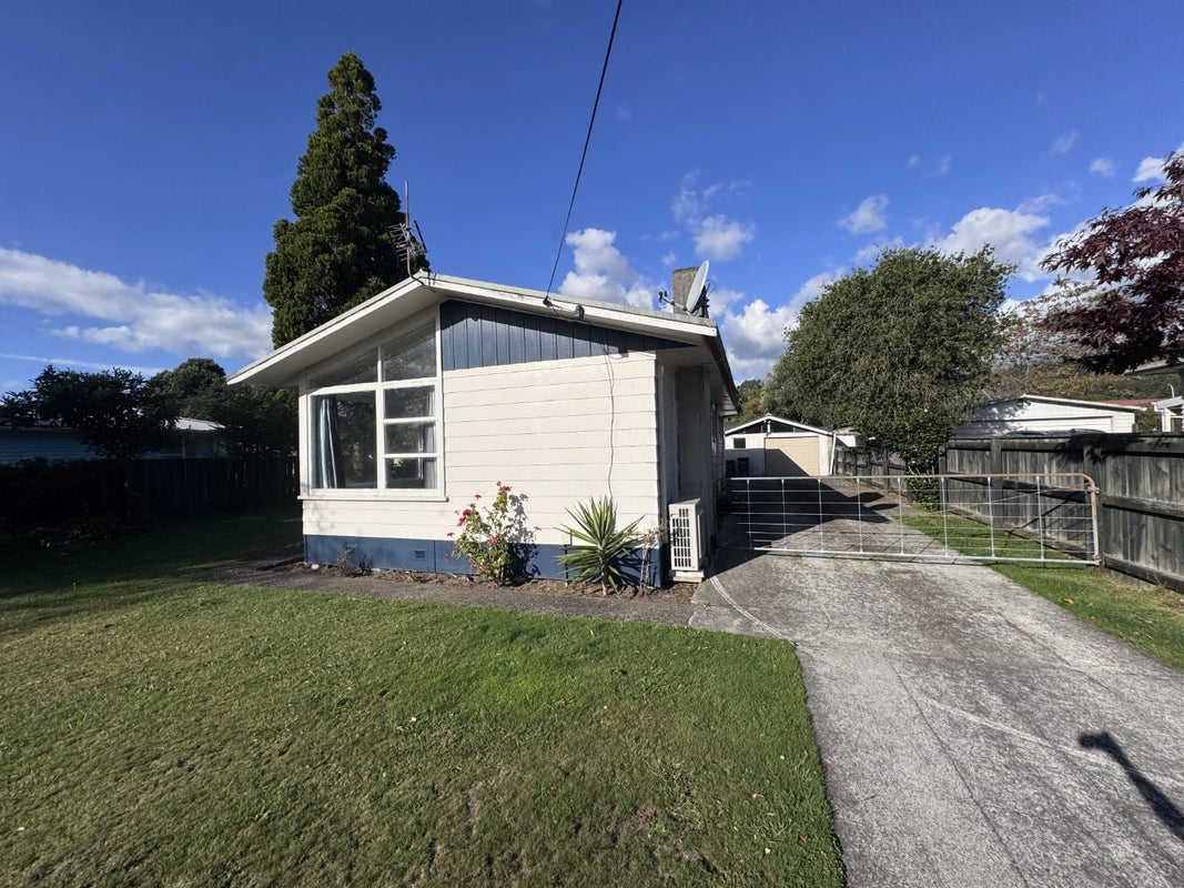 8 Jameson Avenue, Fenton Park, Rotorua - Carousel 1