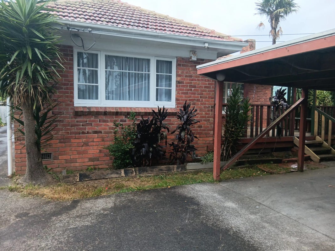 2 Viola Avenue, Mangere East, Auckland - Carousel 1