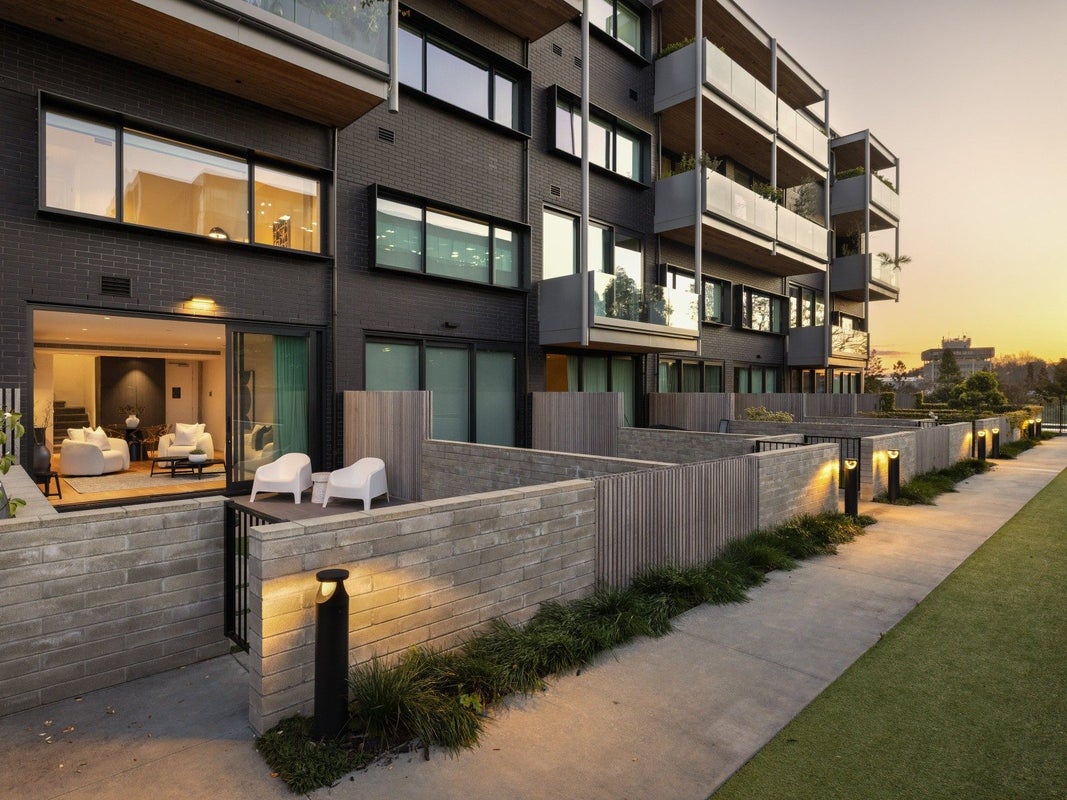 107/1 Clyde Street, Hamilton East, Hamilton - Carousel 1