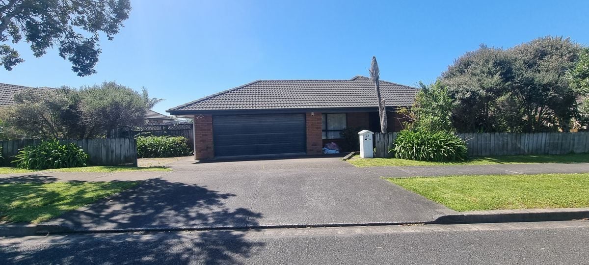 23 Michael Jones Drive, Flat Bush, Auckland - Carousel 1