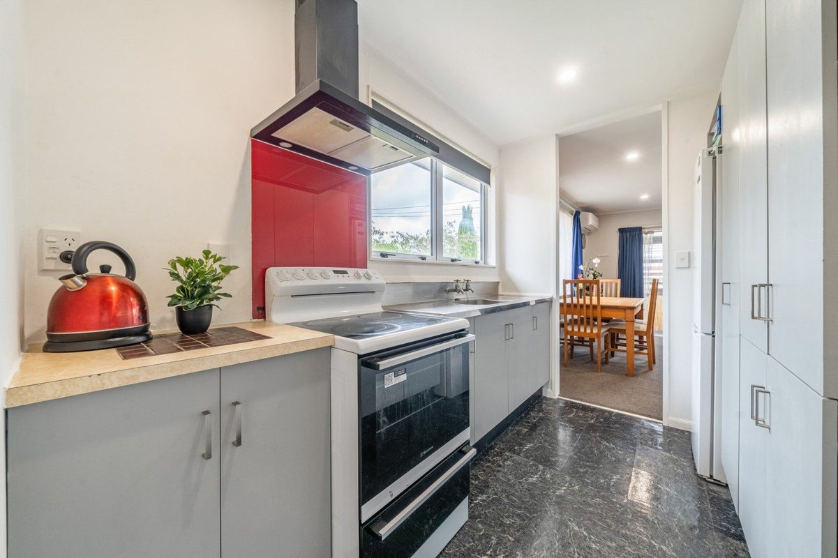 39 Naenae Road, Naenae, Lower Hutt - Carousel 2