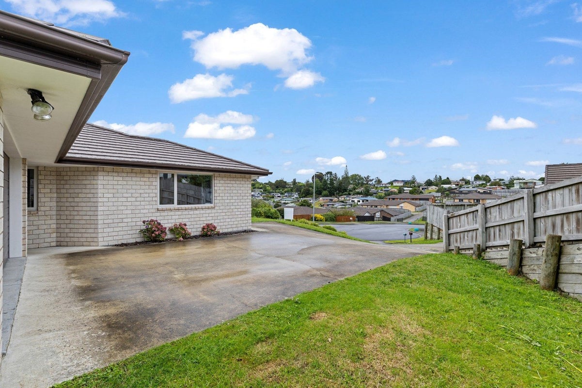 15 Manuka Road, Huntly, Huntly - Carousel 11