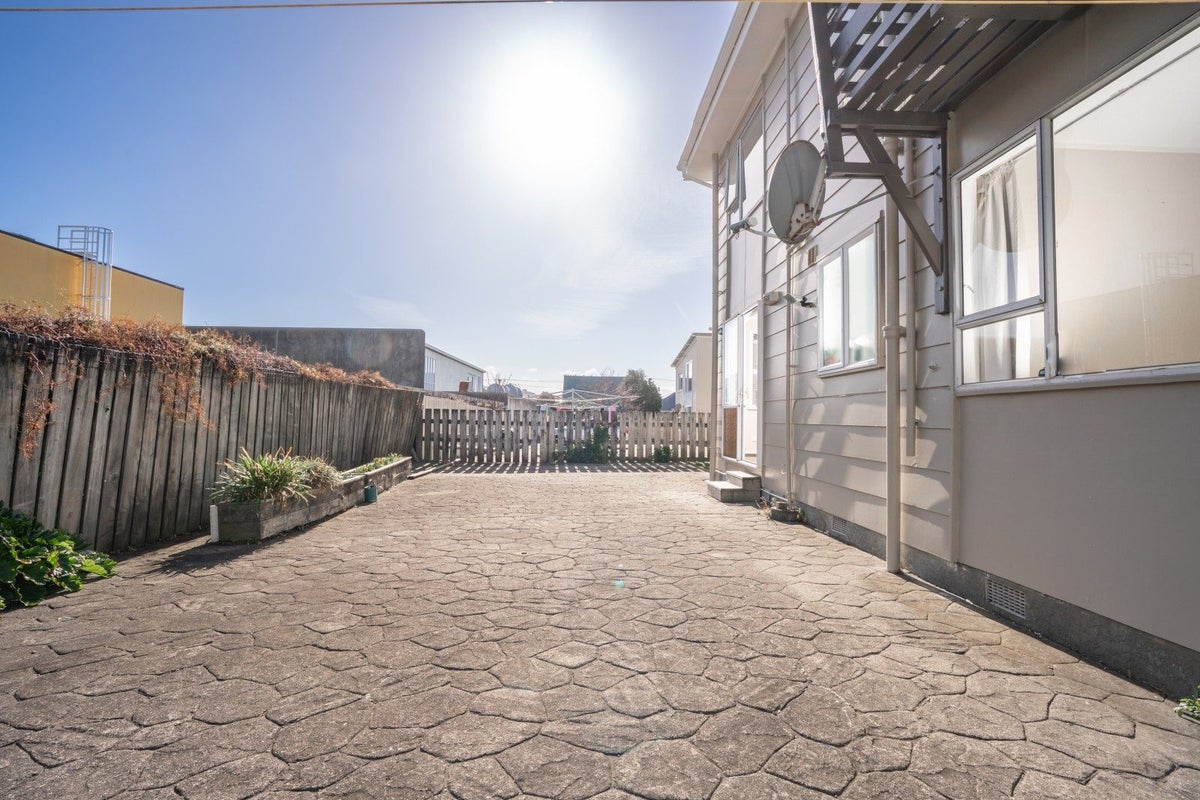 1/16 Ross Street, Kilbirnie, Wellington - Carousel 2