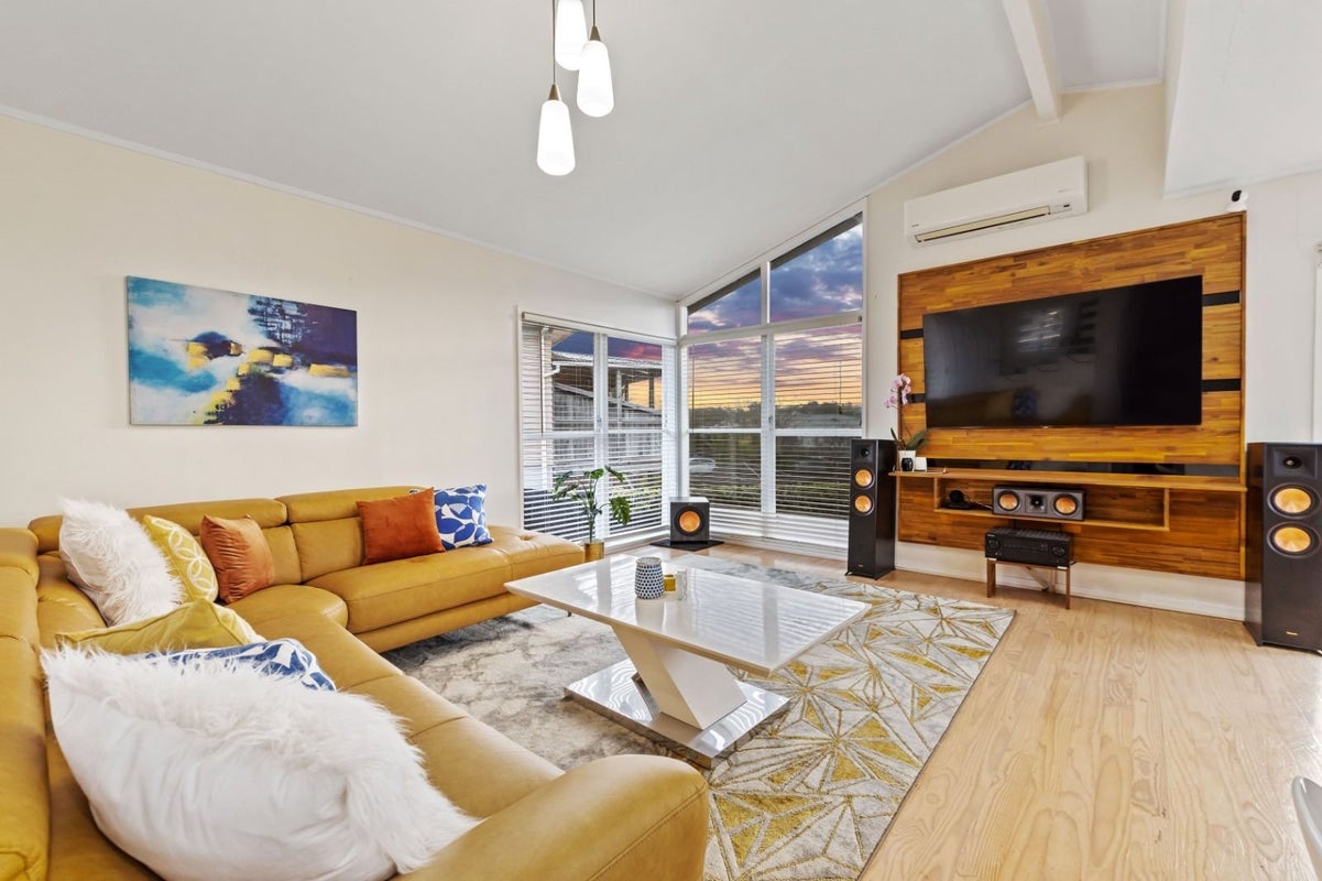 36 Universal Drive, Henderson, Auckland - Carousel 2