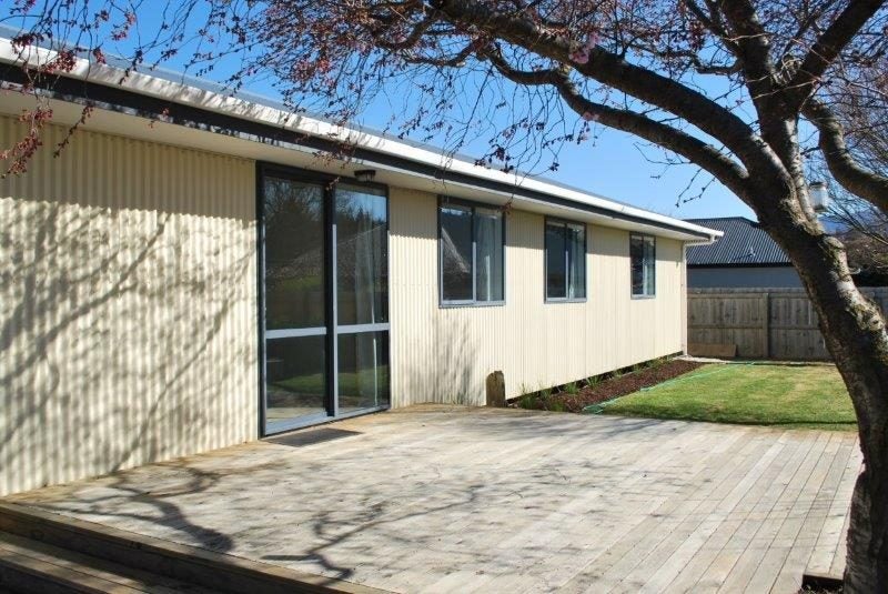 69 Howards Drive, Lake Hayes, Queenstown - Carousel 1