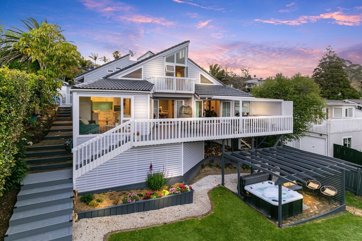 21 Hebron Road, Waiake, Auckland - Carousel 1