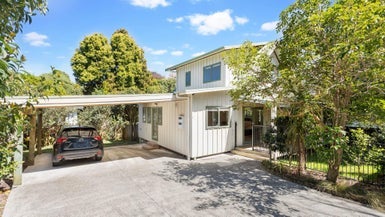 205D Henderson Valley Road, Henderson, Auckland - Carousel 1