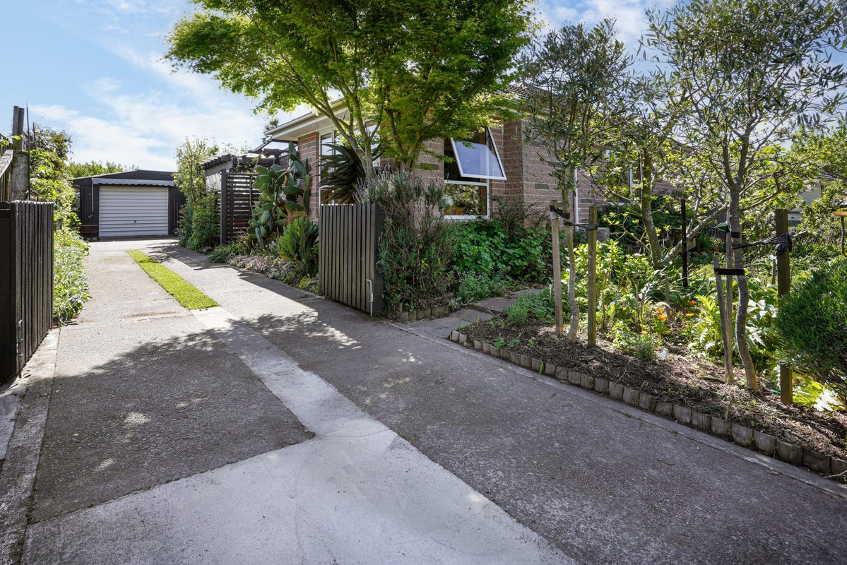 10 Brabourne Street, Hillsborough, Christchurch - Carousel 18