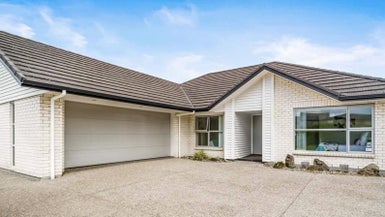32 Corricvale Way, Northcross, Auckland - Carousel 1