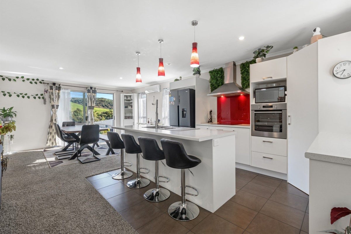 65 Falcon Drive, Welcome Bay, Tauranga - Carousel 2